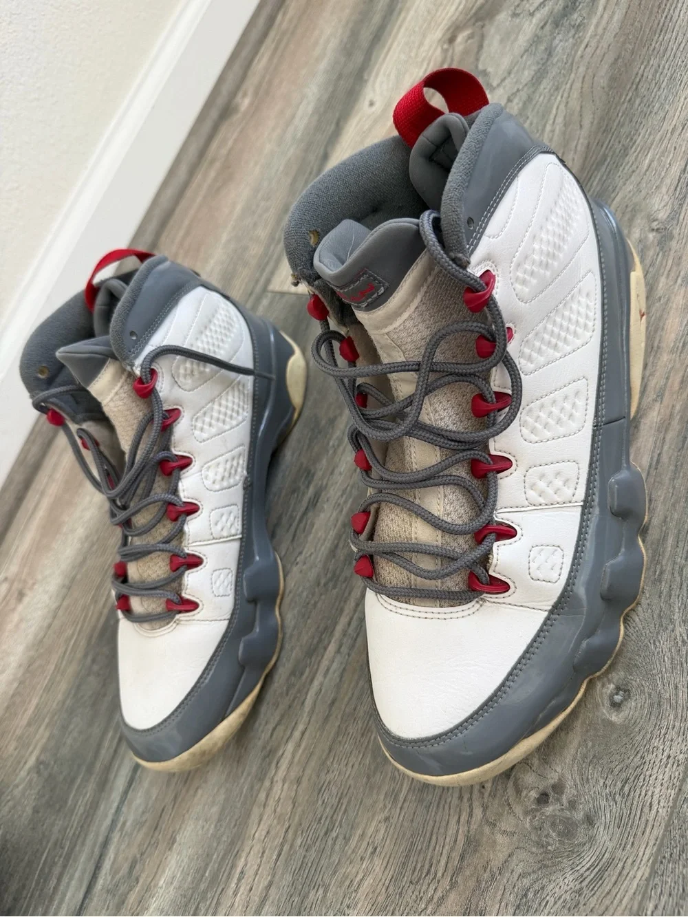 Nike Air Jordan 9 Retro GS White Fire Red Cool Grey Men’s Sneakers size 10